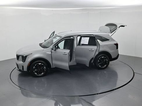 Used 2025 Kia Sorento S FWD image 51