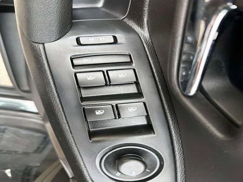 Used 2017 Chevrolet Trax LT w/ LT Convenience Package FWD image 23