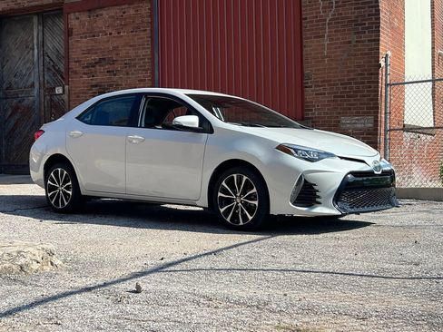 Used 2017 Toyota Corolla SE FWD image 4