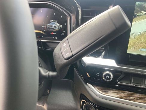 New 2026 GMC Sierra 1500 SLE image 24