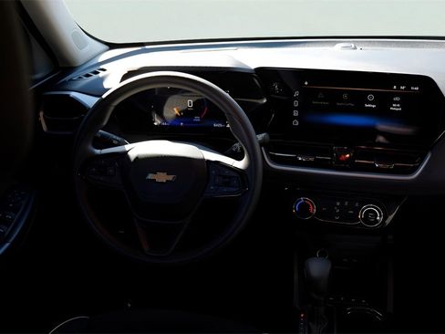 Certified 2026 Chevrolet TrailBlazer LT w/ Driver Confidence Package image 19