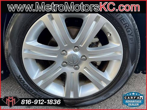 Used 2013 Chrysler 200 Touring image 18