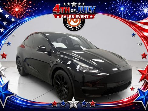 Used 2023 Tesla Model Y Long Range AWD/4WD image 2