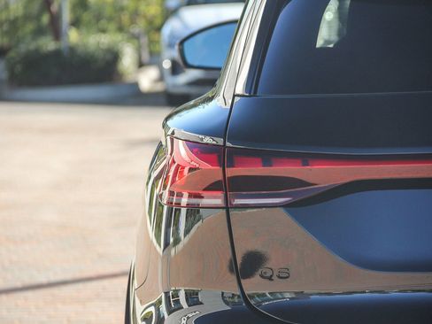 Certified 2025 Audi Q6 e-tron Premium w/ Convenience Package image 10