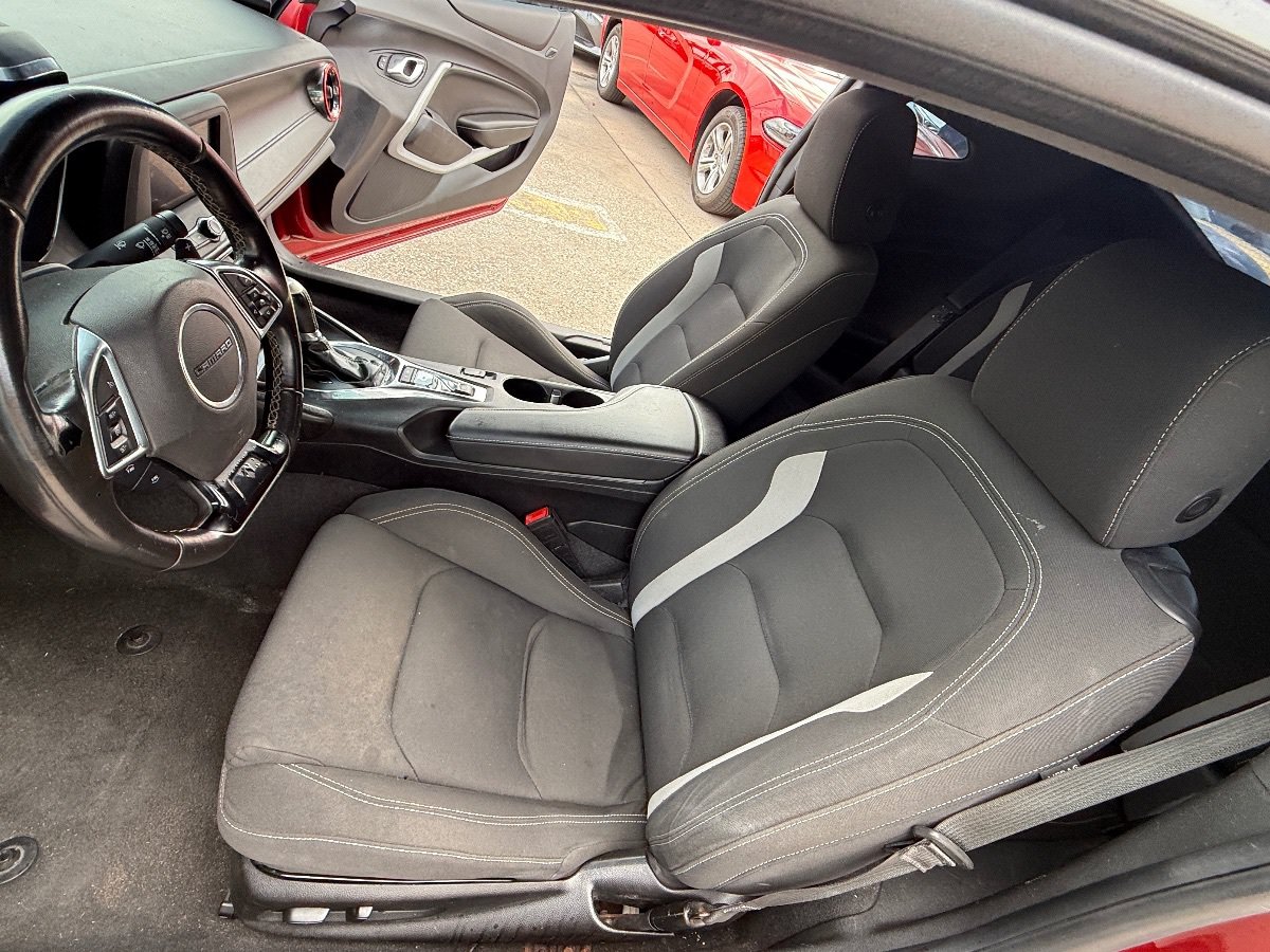 Used 2020 Chevrolet Camaro LT RWD image 18