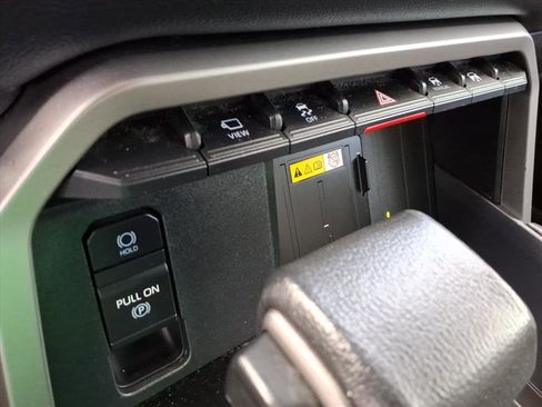 Used 2023 Toyota Tundra Limited AWD/4WD image 31