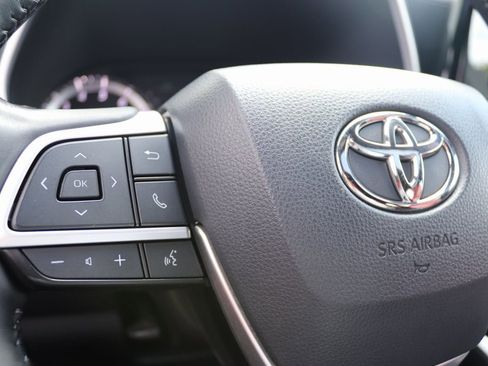 Used 2022 Toyota Highlander XSE image 35