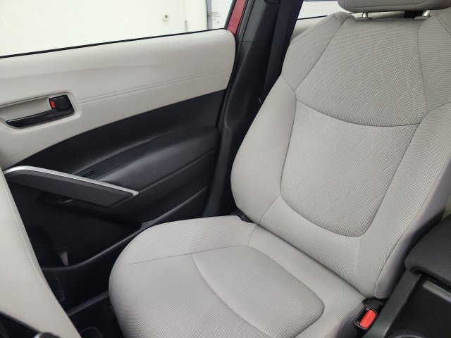 Used 2024 Toyota Corolla Cross LE FWD image 31