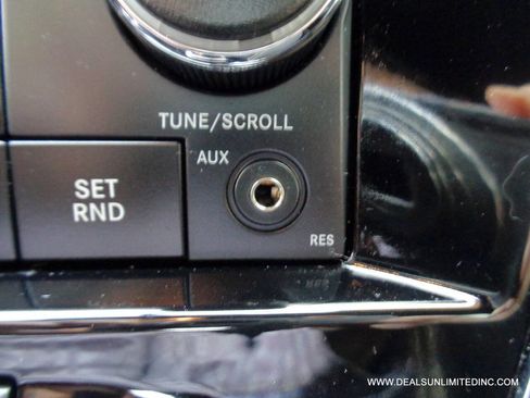 Used 2014 Chrysler 200 LX image 10