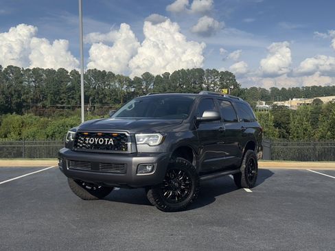 Used 2019 Toyota Sequoia SR5 w/ Premium Package AWD/4WD image 1
