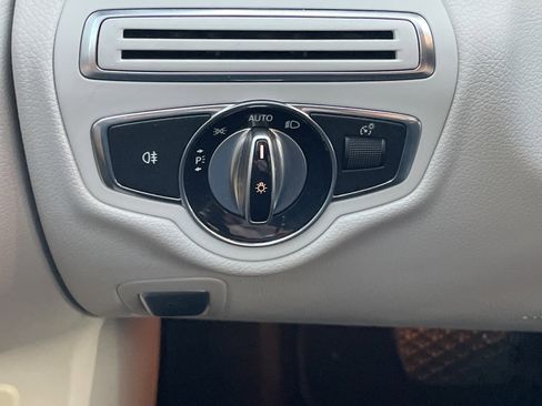 Used 2015 Mercedes-Benz C 300 4MATIC Sedan image 21