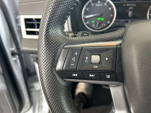 Used 2024 Mitsubishi Outlander SE AWD/4WD image 51