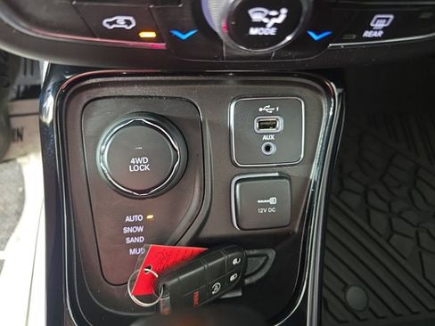 Used 2019 Jeep Compass Limited AWD/4WD image 19