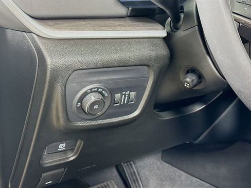 Used 2024 Jeep Grand Cherokee Limited w/ Luxury Tech Group II image 10