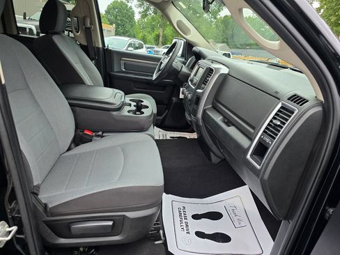 Used 2024 RAM 1500 Classic SLT AWD/4WD image 13
