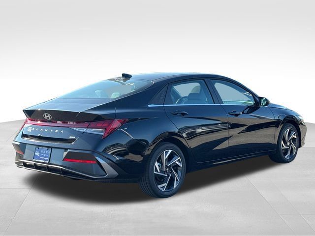 New 2026 Hyundai Elantra Limited FWD image 5