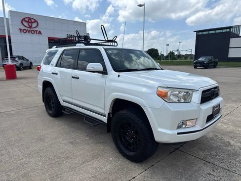 Used 2012 Toyota 4Runner Limited w/ Convenience Pkg AWD/4WD image 2