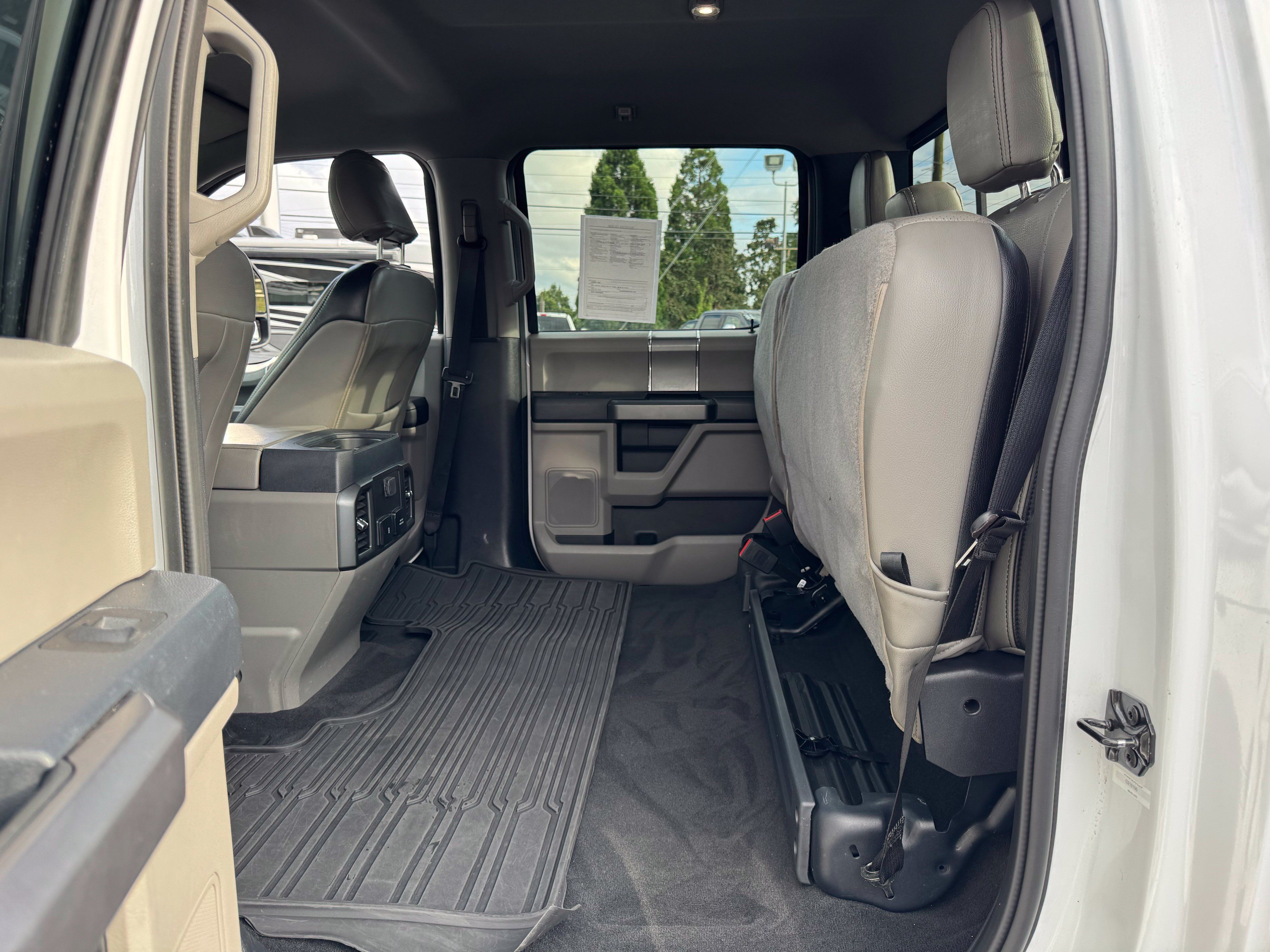 Used 2022 Ford F350 XLT w/ Black Appearance Package AWD/4WD image 36