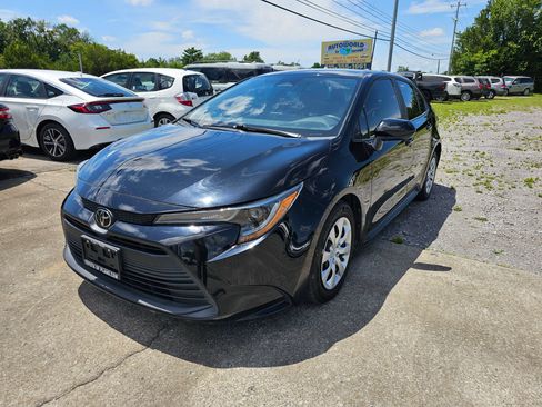Used 2023 Toyota Corolla LE FWD image 1