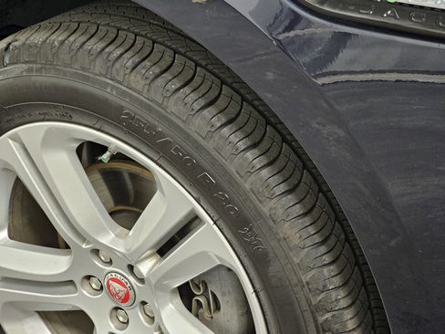 Used 2020 Jaguar F-PACE R-Sport image 11