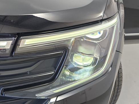Certified 2024 Volkswagen Atlas Cross Sport SEL R-Line AWD/4WD image 32
