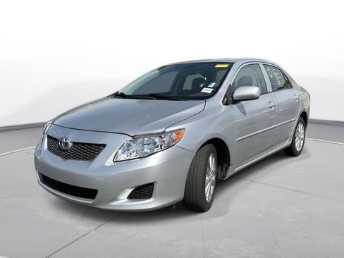 Used 2010 Toyota Corolla LE image 2