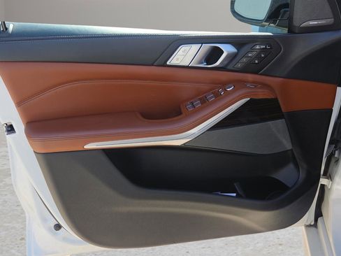 Used 2021 BMW X7 xDrive40i w/ M Sport Package image 34