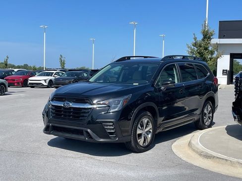 Used 2023 Subaru Ascent Premium w/ Convenience Package AWD/4WD image 4
