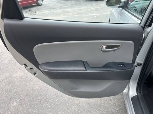 Used 2008 Hyundai Elantra GLS FWD image 6