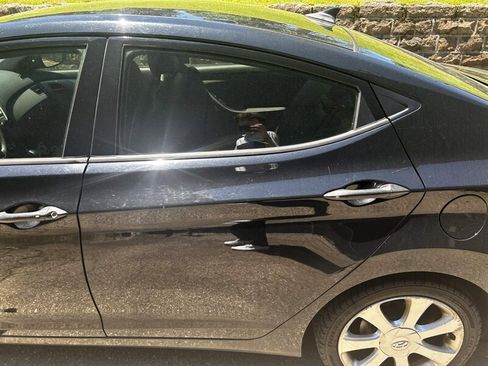 Used 2013 Hyundai Elantra Limited w/ Technology Pkg FWD image 5