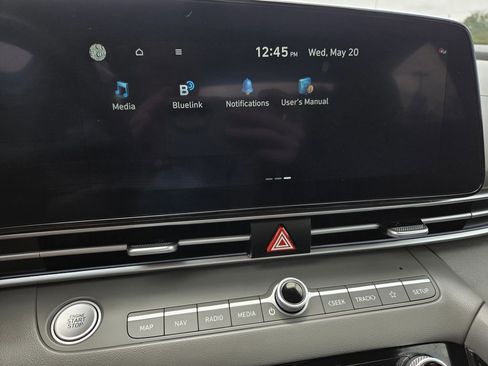 Used 2025 Hyundai Elantra SEL FWD image 13