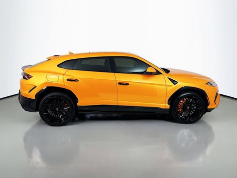 Used 2025 Lamborghini Urus SE AWD/4WD image 8