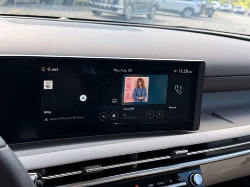 New 2025 Hyundai Tucson Limited image 16