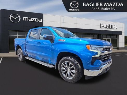 Used 2022 Chevrolet Silverado 1500 LT w/ Z71 Off-Road Package AWD/4WD image 1