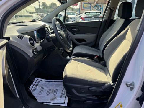Used 2016 Chevrolet Trax LS image 9