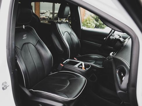 Used 2019 Chrysler Pacifica Limited w/ Advanced Safetytec Group image 34