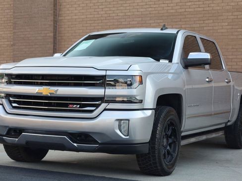 Used 2017 Chevrolet Silverado 1500 LTZ Z71 AWD/4WD image 5