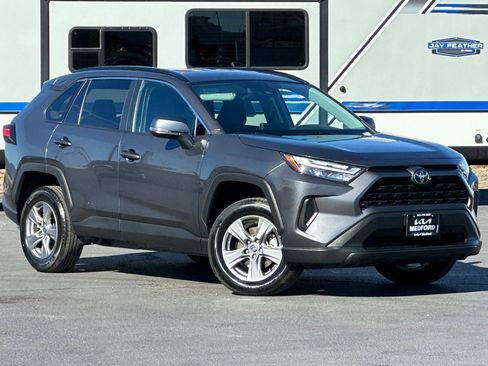 Used 2024 Toyota RAV4 XLE image 2