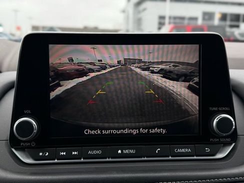 Used 2023 Nissan Rogue S image 29