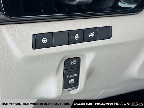 New 2025 Nissan Murano SL image 10