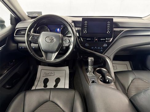 Used 2022 Toyota Camry SE image 21