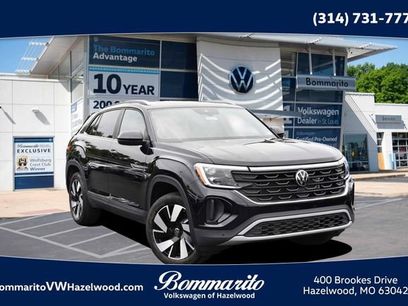 Certified 2025 Volkswagen Atlas Cross Sport SE w/ Panoramic Sunroof Package