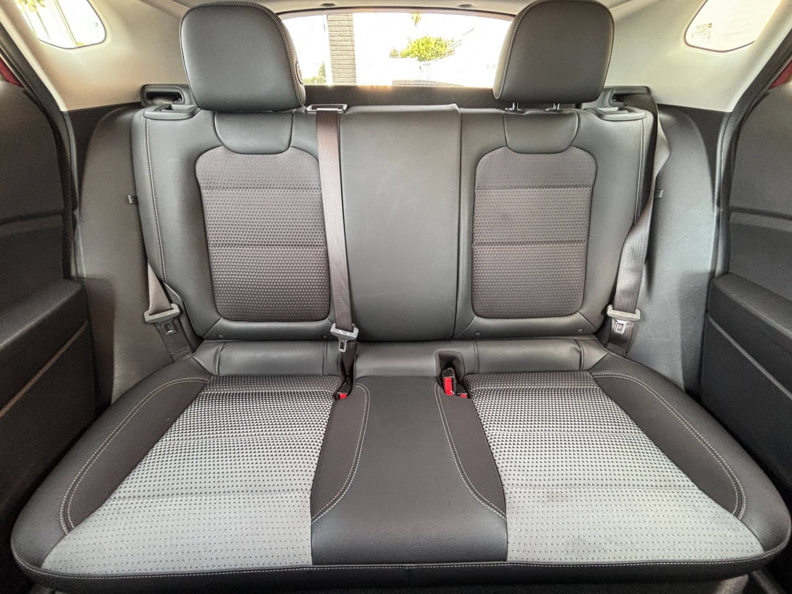 Used 2025 Chevrolet Trax LT w/ LT Convenience Package FWD image 36