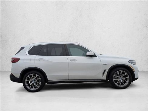 Used 2023 BMW X5 xDrive45e w/ Parking Assistance Package image 4