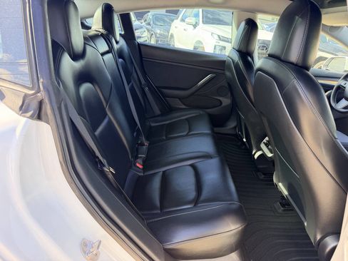 Used 2022 Tesla Model 3 Long Range AWD/4WD image 16
