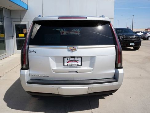 Used 2019 Cadillac Escalade Premium Luxury AWD/4WD image 42