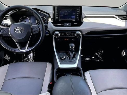 Used 2021 Toyota RAV4 XLE Premium AWD/4WD image 8