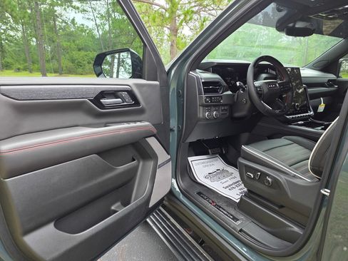 New 2026 GMC Yukon XL AT4 Ultimate AWD/4WD image 12