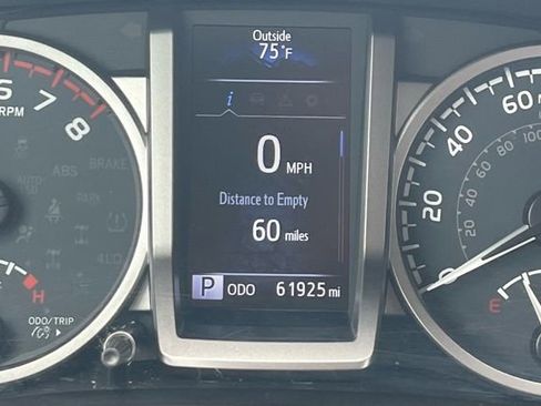 Used 2022 Toyota Tacoma SR5 RWD image 22