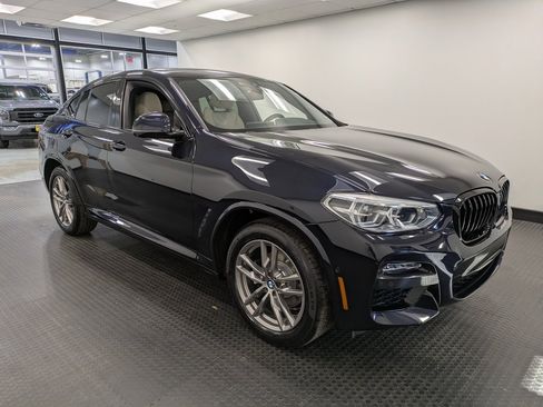 Used 2021 BMW X4 xDrive30i w/ Executive Package image 3